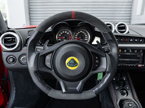 Used 2020 Lotus Evora image 10