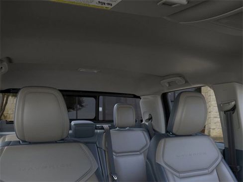 New 2025 Ford Maverick Lariat w/ 4K Tow Package image 12