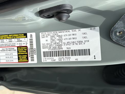 Used 2025 Toyota Tundra SR5 w/ SR5 Premium Package AWD/4WD image 30