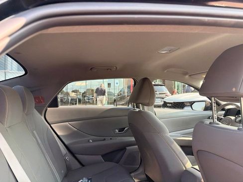 Certified 2022 Hyundai Elantra Blue w/ Cargo Package FWD image 19