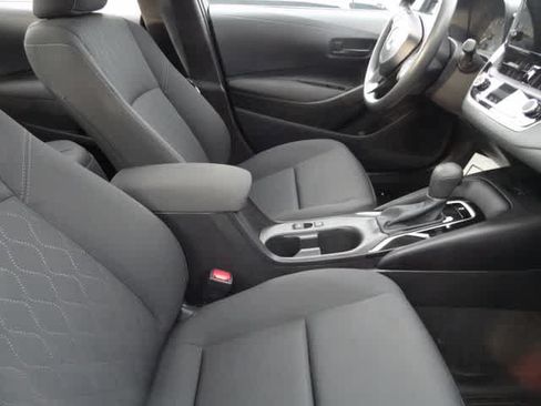 Used 2025 Toyota Corolla LE w/ LE Premium Package FWD image 10
