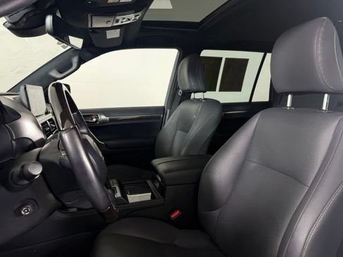 Used 2023 Lexus GX 460 Premium w/ Premium Package AWD/4WD image 5