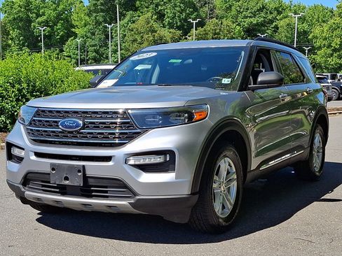Certified 2023 Ford Explorer XLT w/ Equipment Group 202A AWD/4WD image 4