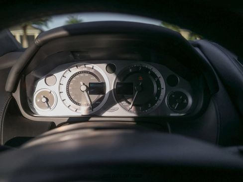 Used 2012 Aston Martin V8 Vantage Roadster image 32