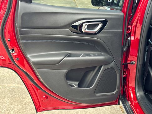 New 2026 Jeep Compass Latitude image 11