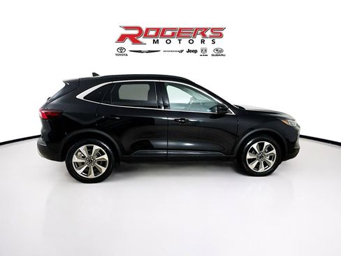 Used 2025 Ford Escape Platinum image 8