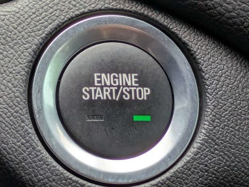 Used 2023 Chevrolet Equinox LT FWD image 29