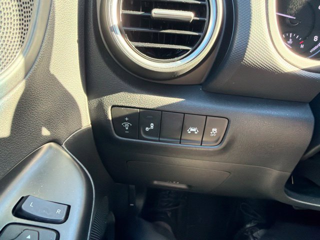 Used 2021 Hyundai Kona Night AWD/4WD image 35