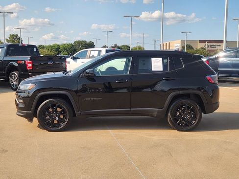 Used 2026 Jeep Compass Latitude AWD/4WD image 4