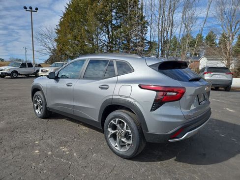 New 2026 Chevrolet Trax LT w/ Driver Confidence Package image 5