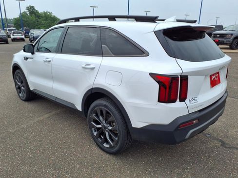 Used 2023 Kia Sorento X-Line EX image 3