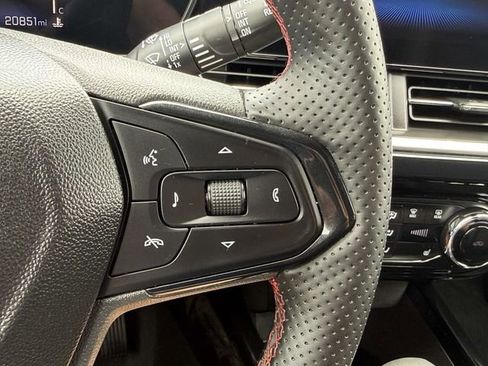 Used 2025 Chevrolet Trax RS w/ Driver Confidence Package image 21