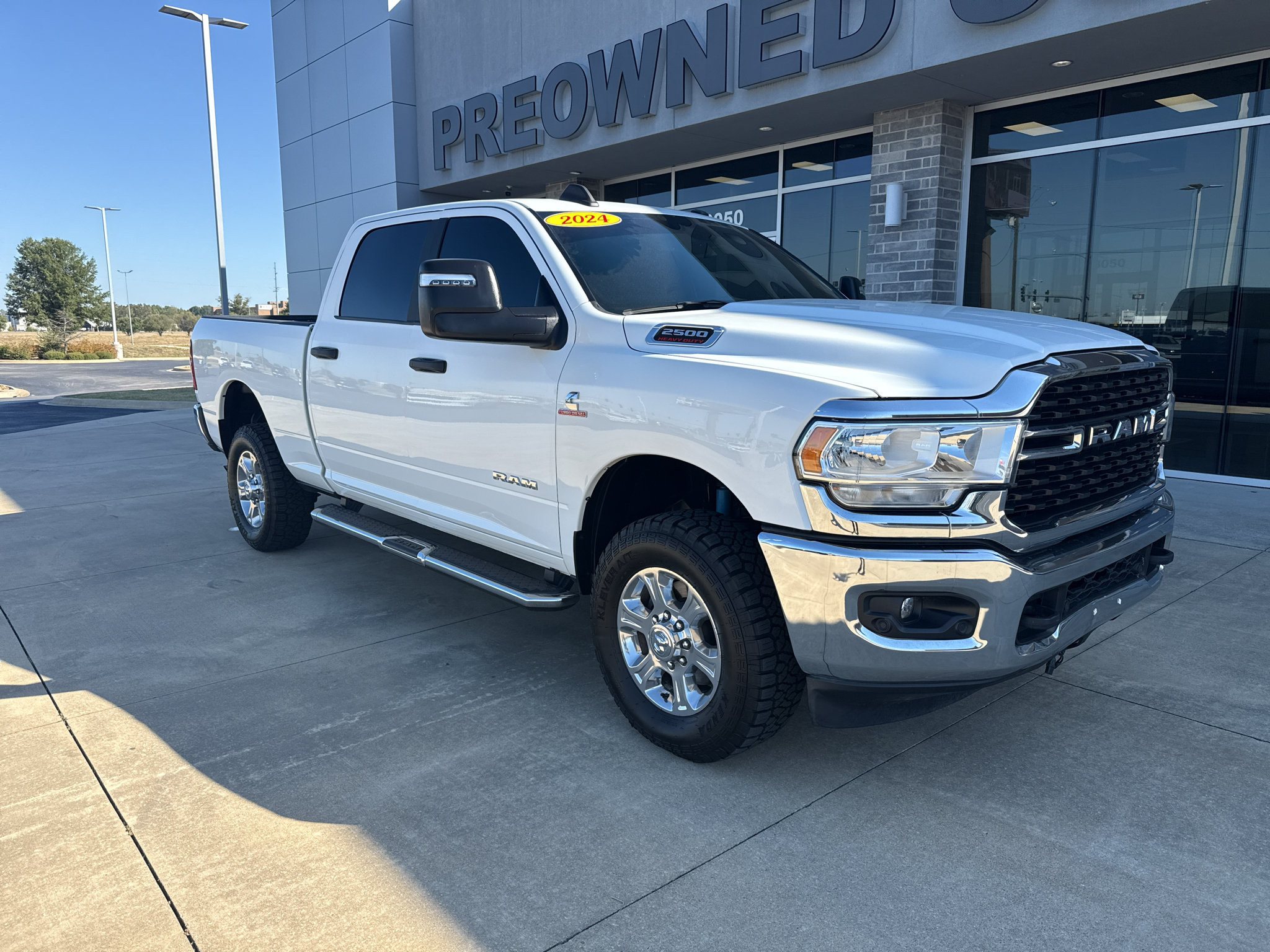 Used 2024 RAM 2500 Big Horn w/ Off Road Package AWD/4WD image 1