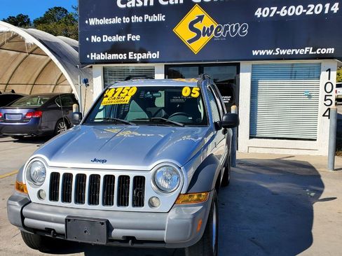Used 2005 Jeep Liberty Sport image 2