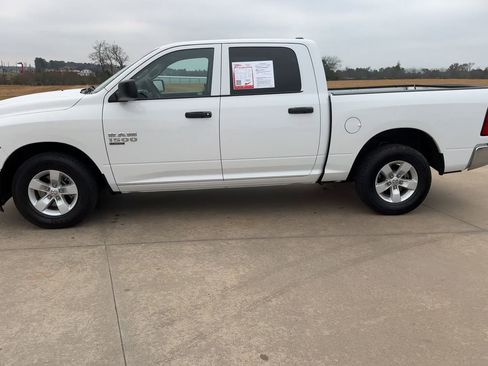 Used 2022 RAM 1500 Classic SLT image 6