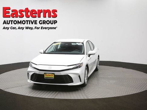 Used 2025 Toyota Camry LE FWD image 54
