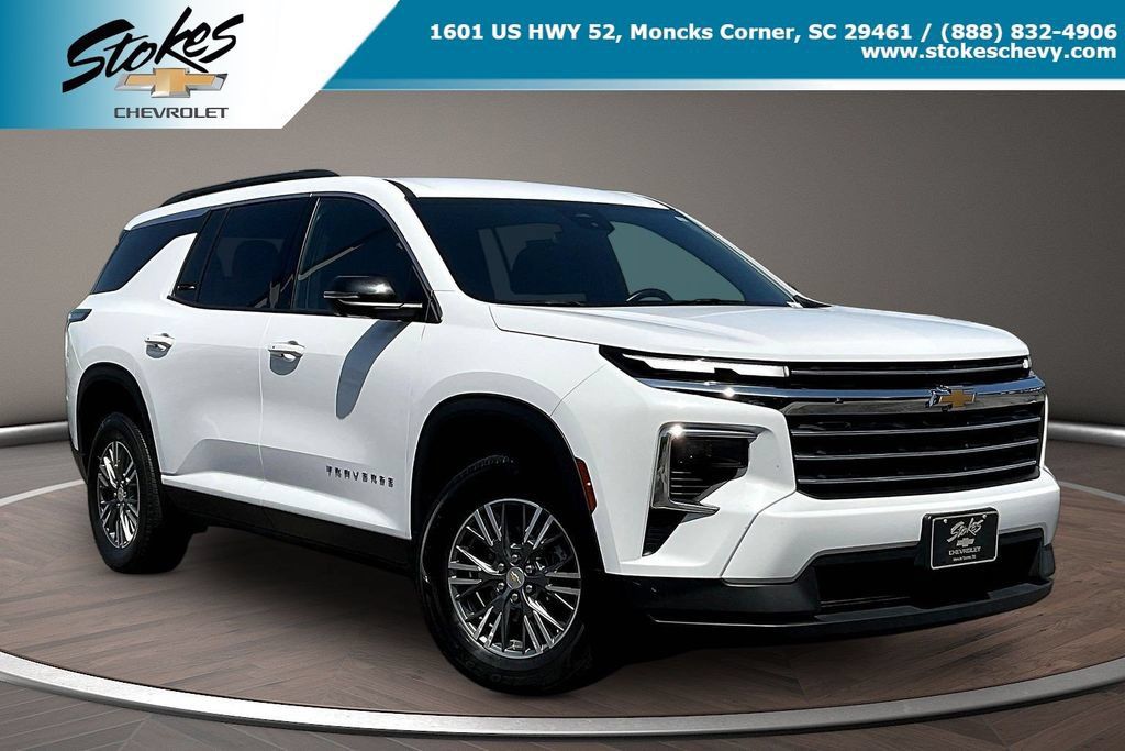 Used 2024 Chevrolet Traverse LT AWD/4WD image 1