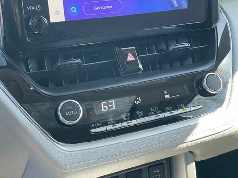 Used 2023 Toyota Corolla Cross LE w/ Moonroof Package AWD/4WD image 18
