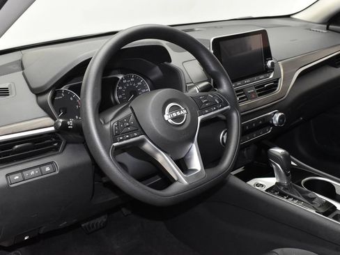 Certified 2024 Nissan Altima 2.5 SV AWD/4WD image 15