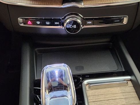 New 2026 Volvo XC60 B5 Plus w/ Protection Package Premier image 18