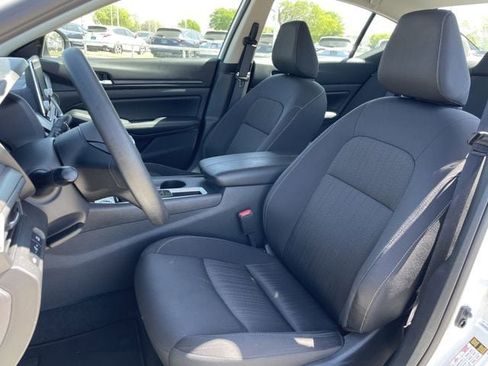 Used 2025 Nissan Altima 2.5 SV image 23