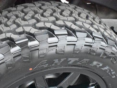 Certified 2025 Chevrolet Silverado 2500 LT w/ Convenience Package image 32