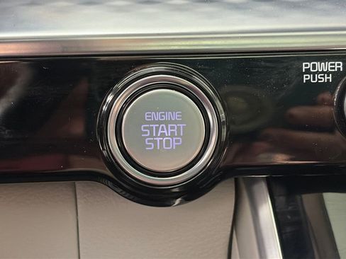 Used 2024 Kia Carnival SX Prestige image 22