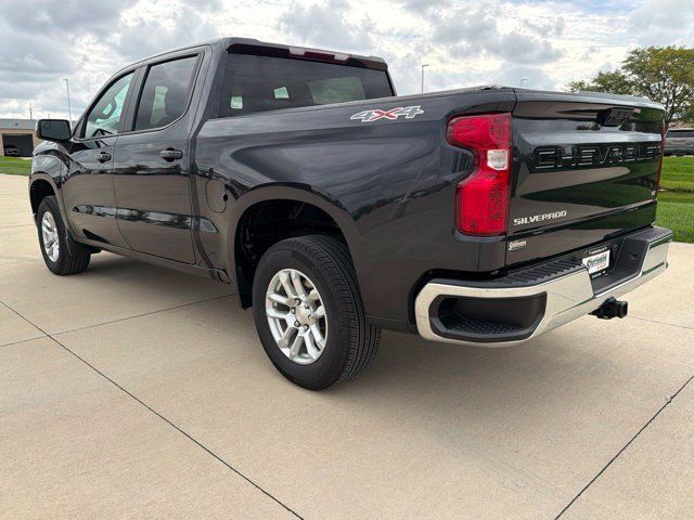 Used 2024 Chevrolet Silverado 1500 LT AWD/4WD image 8