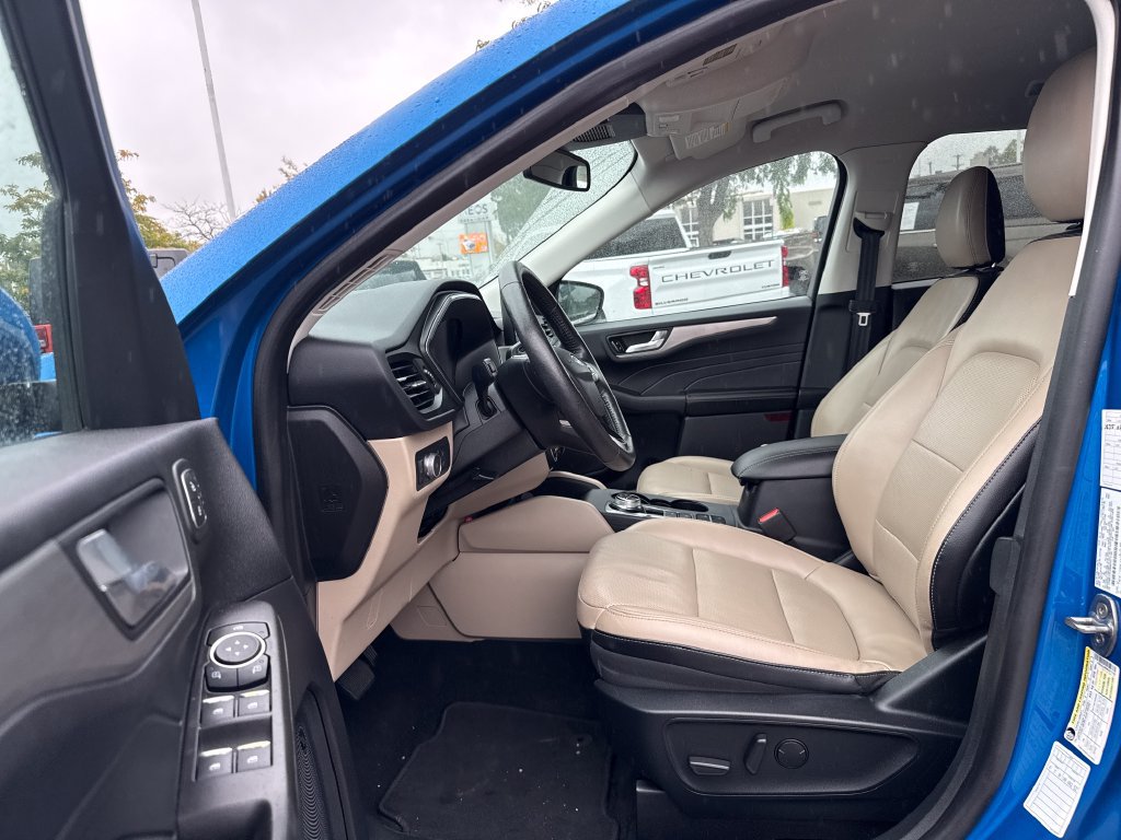 Used 2021 Ford Escape Titanium AWD/4WD image 12