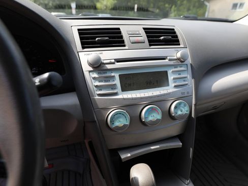 Used 2009 Toyota Camry FWD image 17