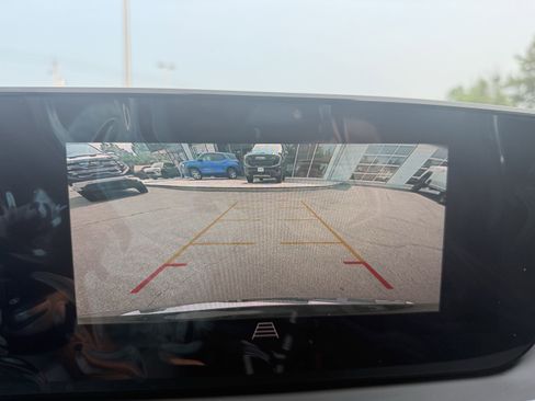 New 2025 Buick Envista Avenir image 17