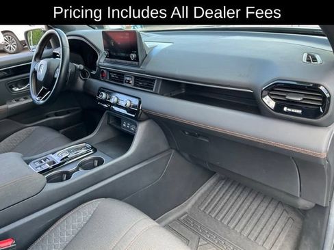 Used 2025 Honda Pilot Sport image 22