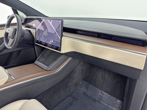 Used 2023 Tesla Model X image 14