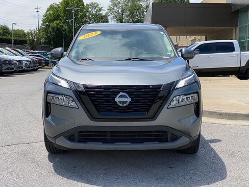 Used 2023 Nissan Rogue SV FWD image 2