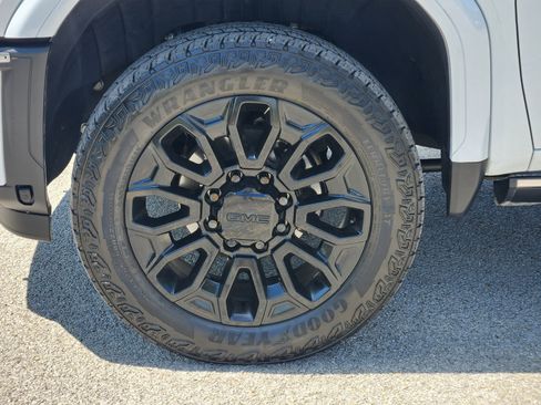Used 2026 GMC Sierra 2500 Denali Ultimate AWD/4WD image 31