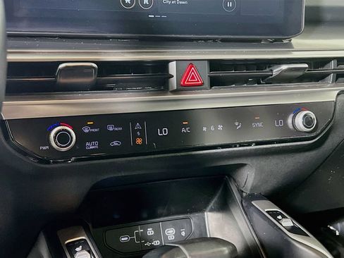 Used 2024 Kia Sorento S FWD image 14