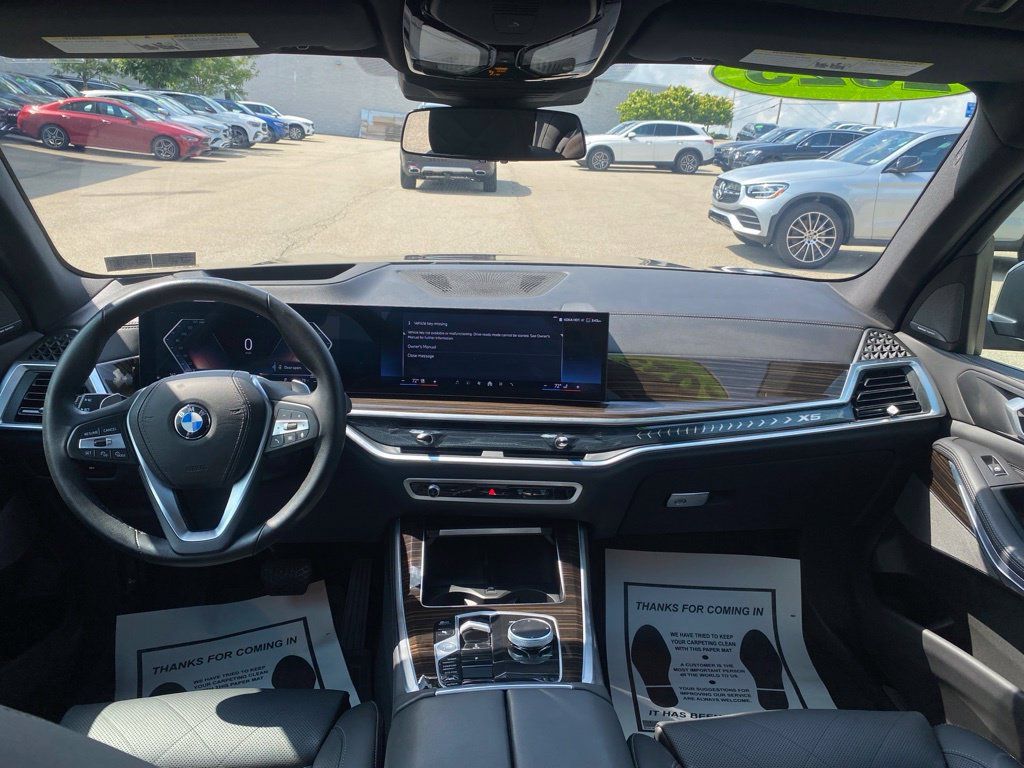 Used 2025 BMW X5 xDrive40i w/ Climate Comfort Package AWD/4WD image 12