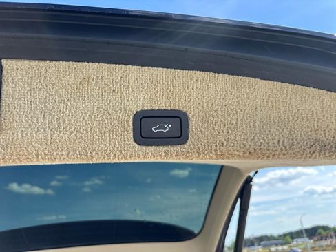 Used 2016 Volvo XC60 T5 Premier w/ Proximity Package image 22