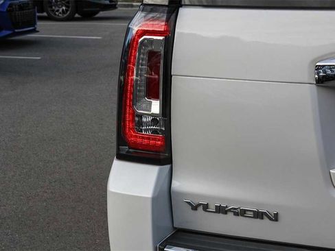 Used 2020 GMC Yukon Denali w/ Open Road Package image 9