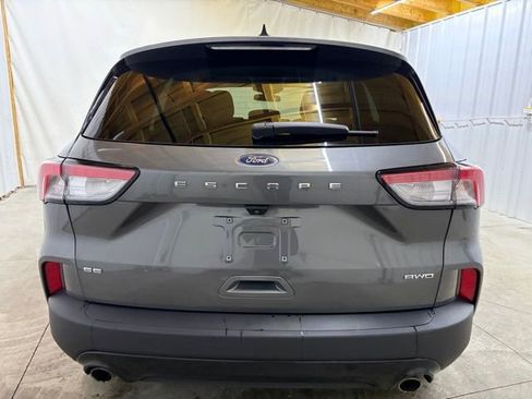 Used 2022 Ford Escape SE w/ SE Sport Appearance Package image 7