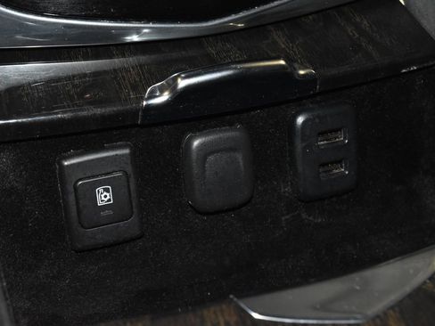 Used 2016 Cadillac Escalade ESV Platinum AWD/4WD image 14