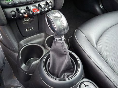 Used 2017 MINI Cooper 2-Door Hardtop image 15