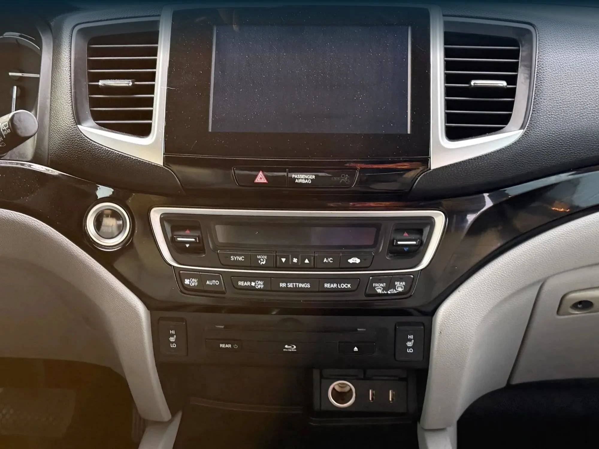Used 2017 Honda Pilot Touring image 25