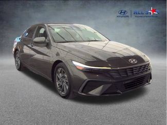 Used 2024 Hyundai Elantra SEL FWD video 1