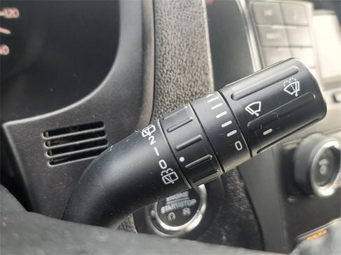 Used 2019 Ford Explorer XLT image 15