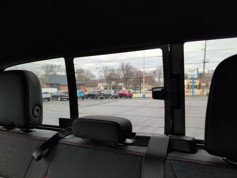 Used 2023 Chevrolet Colorado Z71 w/ Z71 Convenience Package 2 image 19