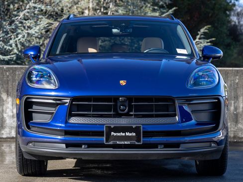 Certified 2026 Porsche Macan AWD/4WD image 8