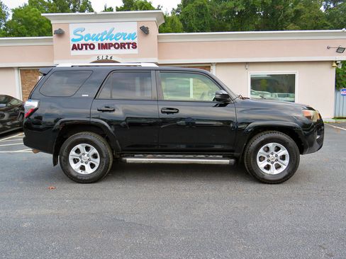 Used 2015 Toyota 4Runner SR5 image 6