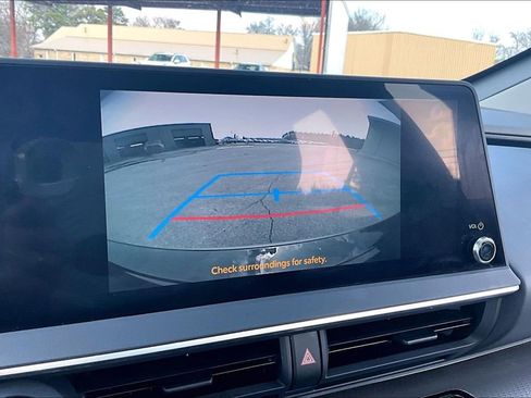 Used 2023 Toyota Prius XLE image 14