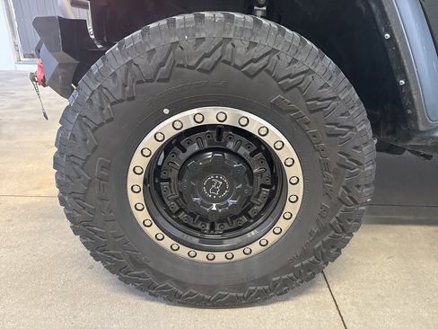 Used 2021 Jeep Gladiator Rubicon image 12